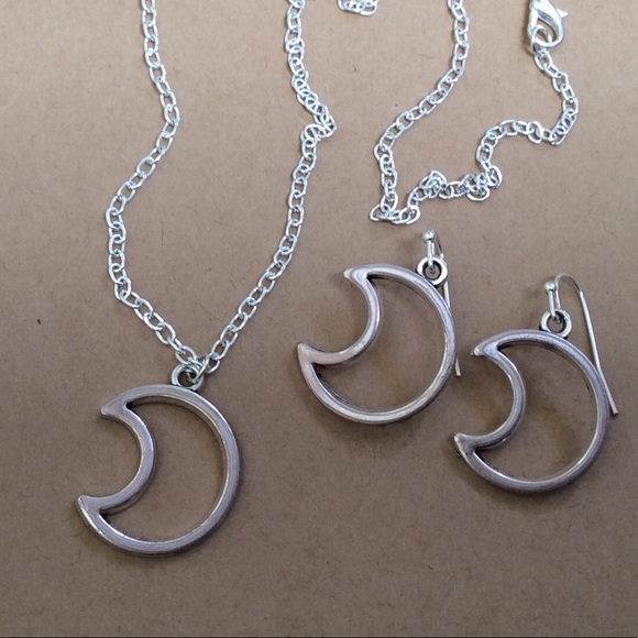 New Set of Moon Silver Plated Necklace & Earrings - Picture 6 of 6